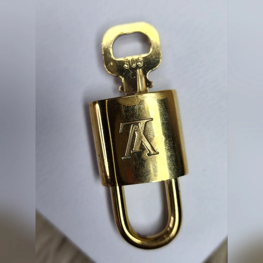 Louis vuitton lock - Picture 6 of 6